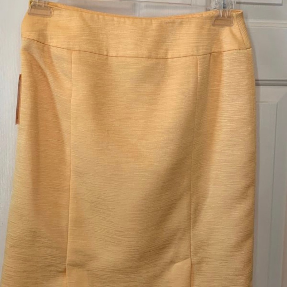 TAHARI size 4 yellow ladies suit jacket and skirt. - Picture 6 of 6